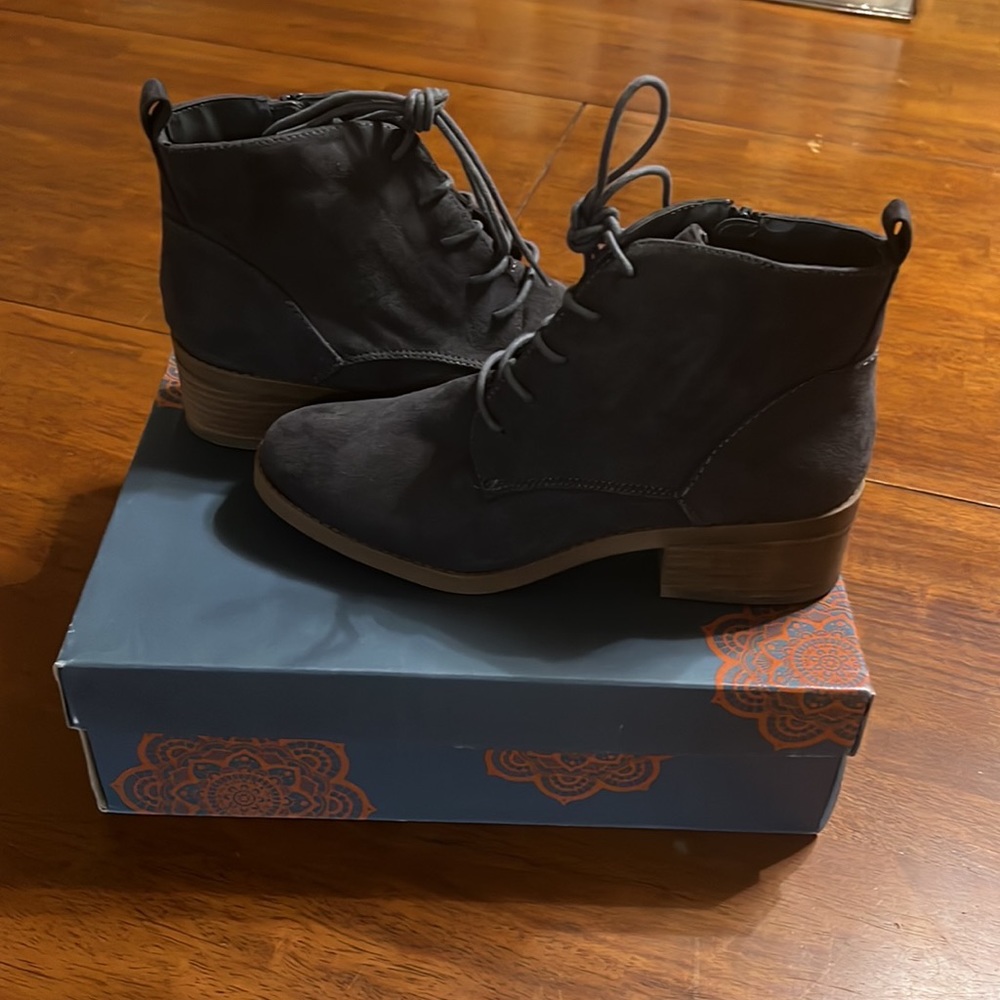 Carlos by Carlos Santana•Women's Macey Chukka Boot• NIB•Size 9•Titanium Blue - Picture 9 of 11